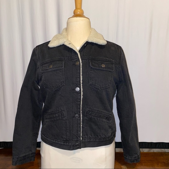 Gap black Jean jacket with fur inside - Picture 12 of 16